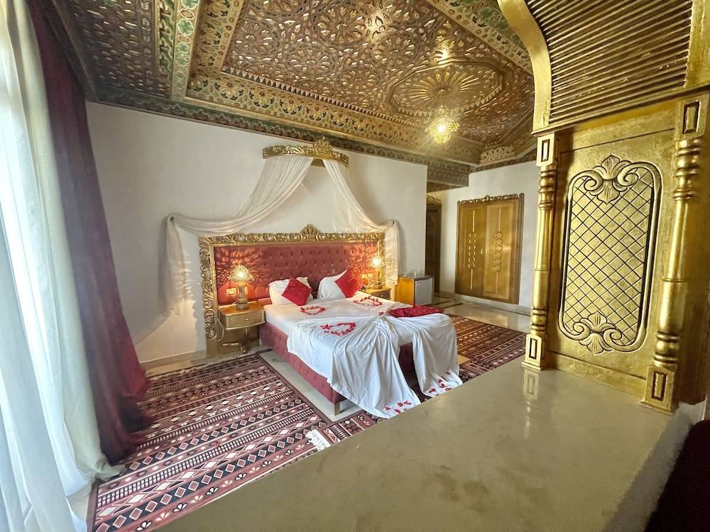 27_7dbda859_z
