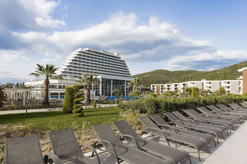 6_a2766f4e_z