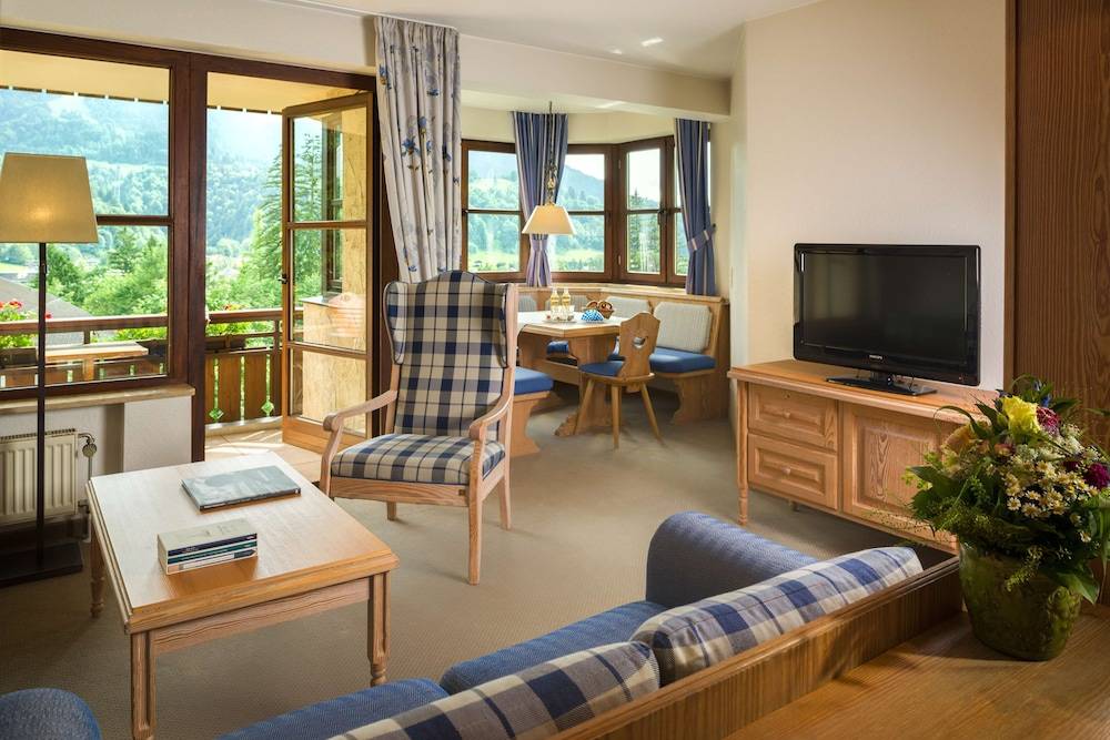 8_bcb99090_z 8_bcb99090_z