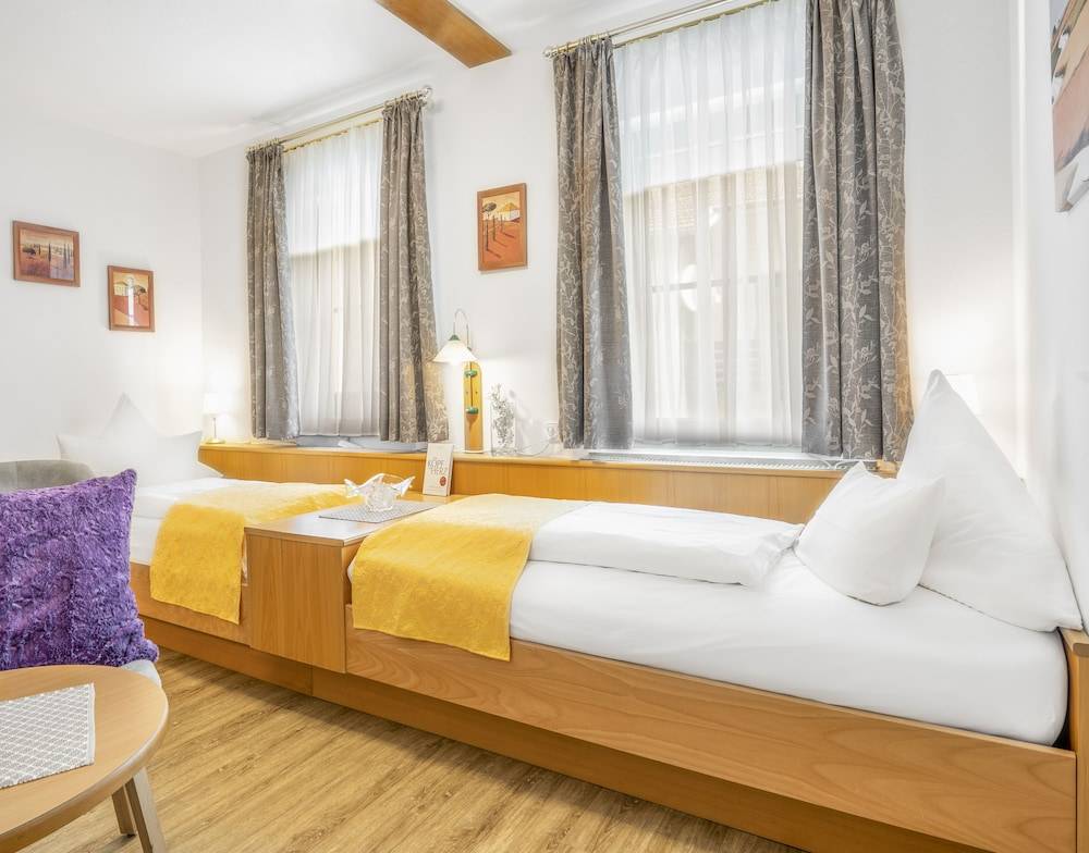 1_6bbed869_z