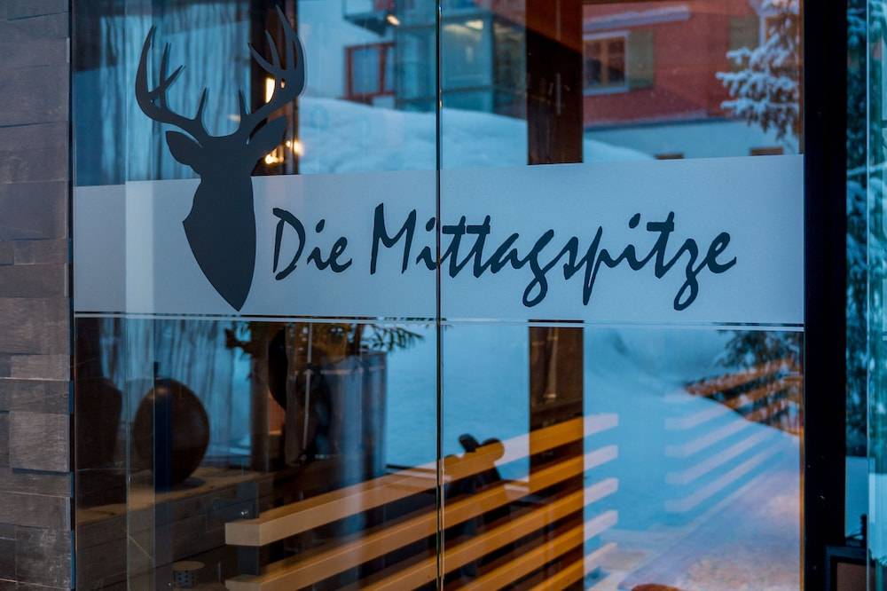 2_f8746c15_z
