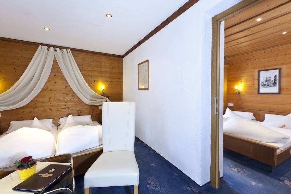 4_0673c348_z