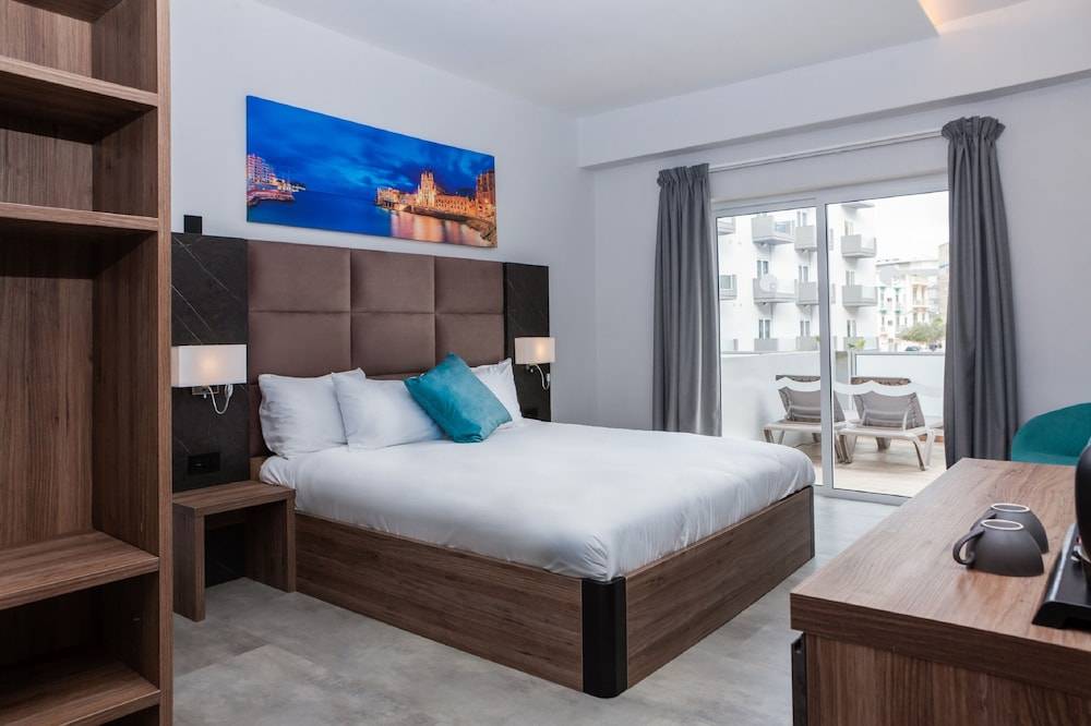 3_c3bac51e_z