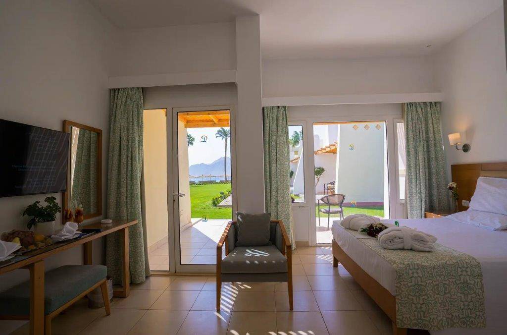 8 8