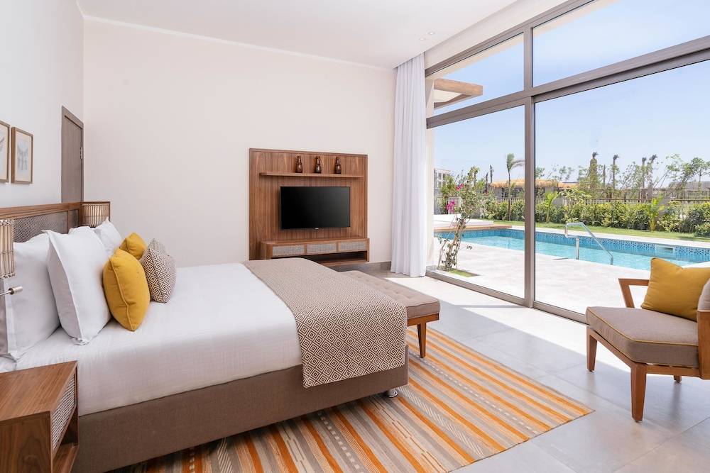 5_c5c385be_z
