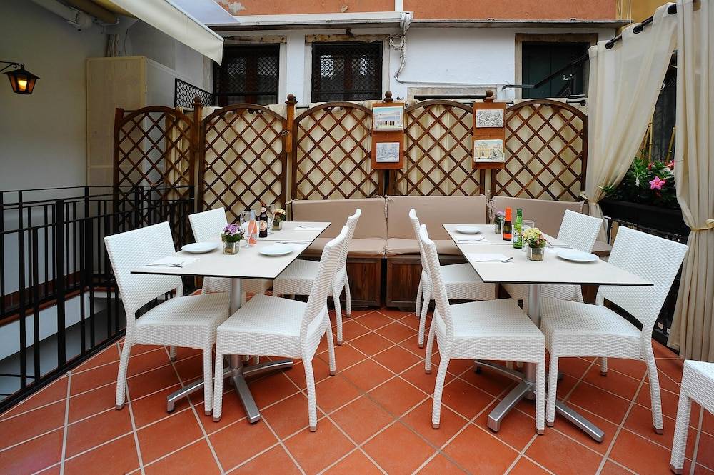 13_b18b0efe_z