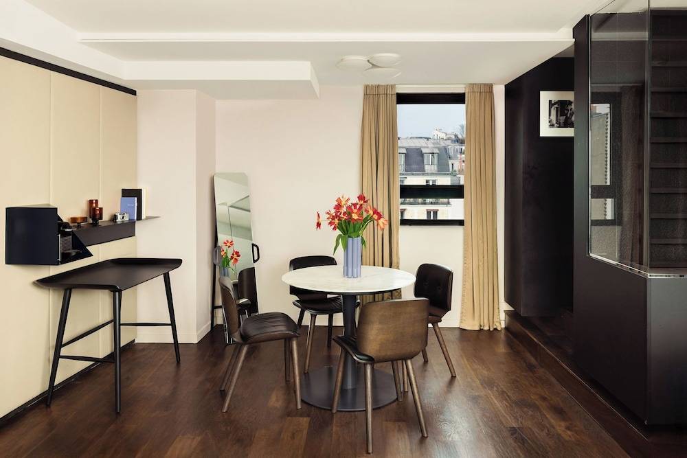 2_c43cb1dc_z