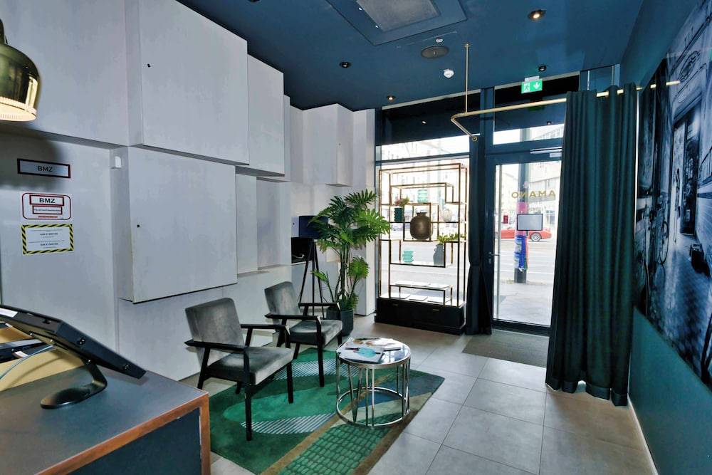 4_be71c473_z