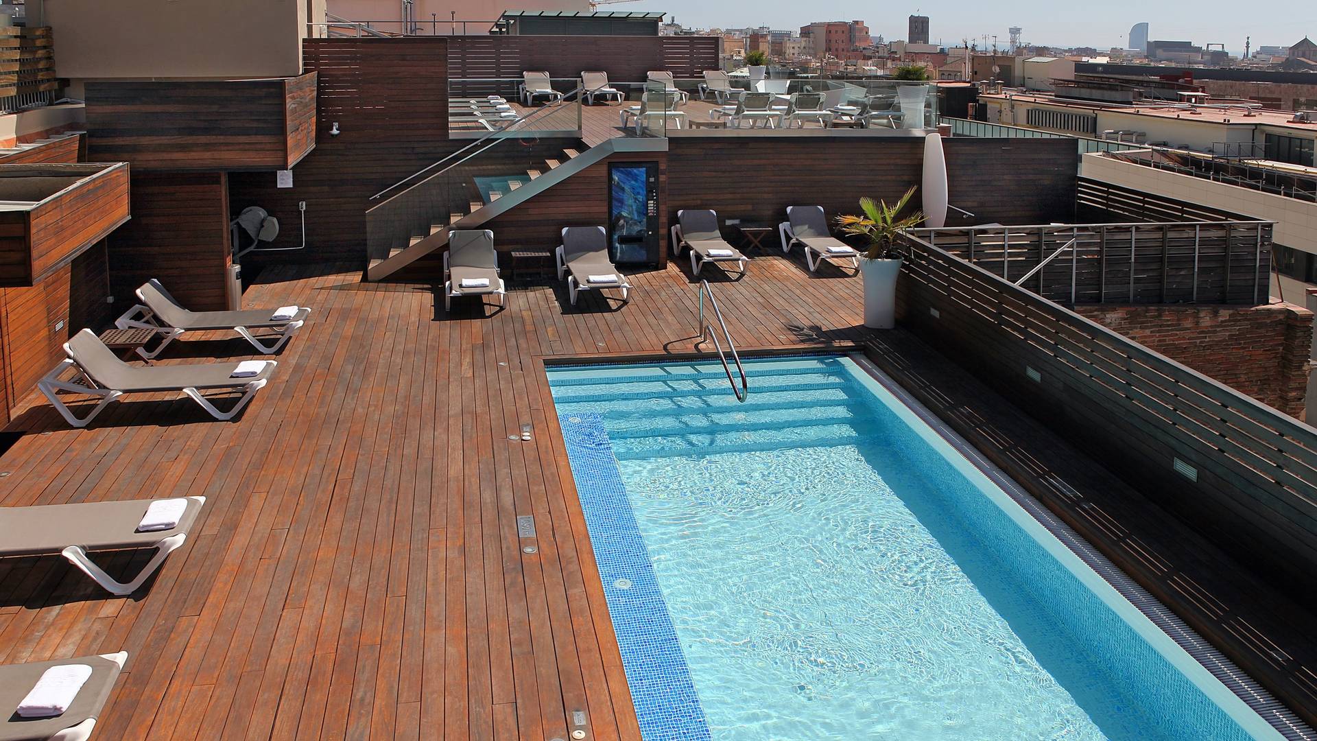 1_AESBCN4GA0_1441216