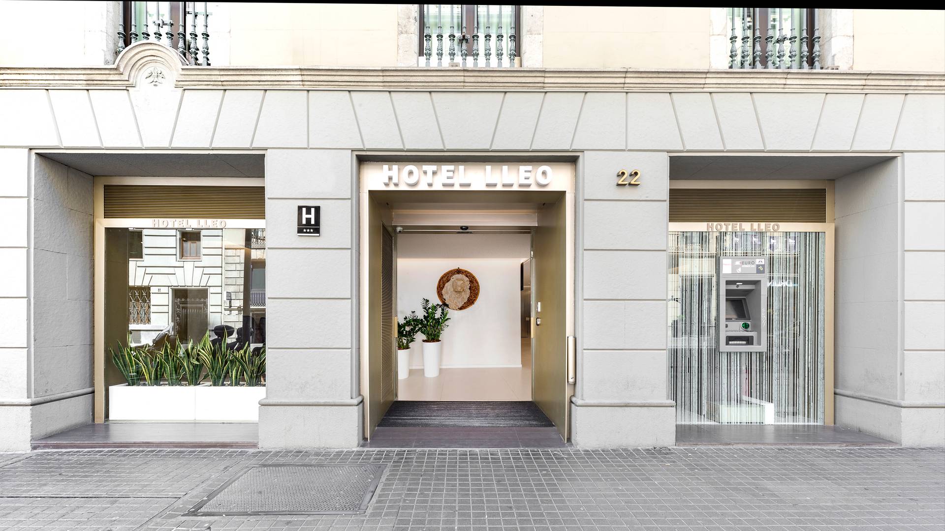 2_AESBCN4GA0_1441218