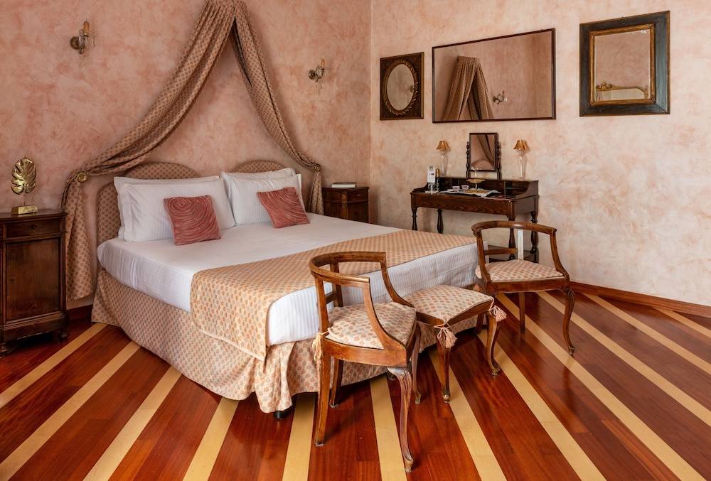 10_7771c7b2_z 10_7771c7b2_z