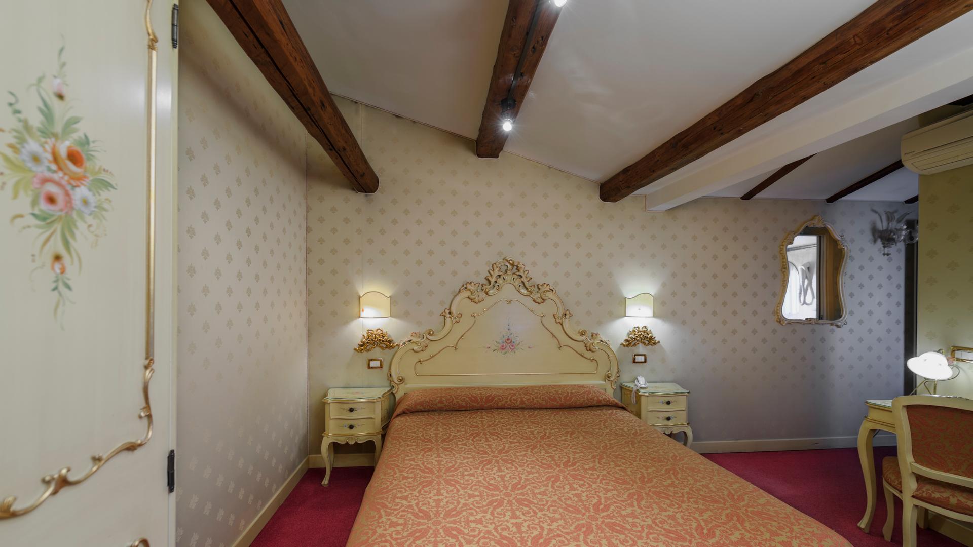 21_50060977 21_50060977