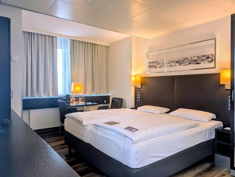 48_261b4821_z 48_261b4821_z