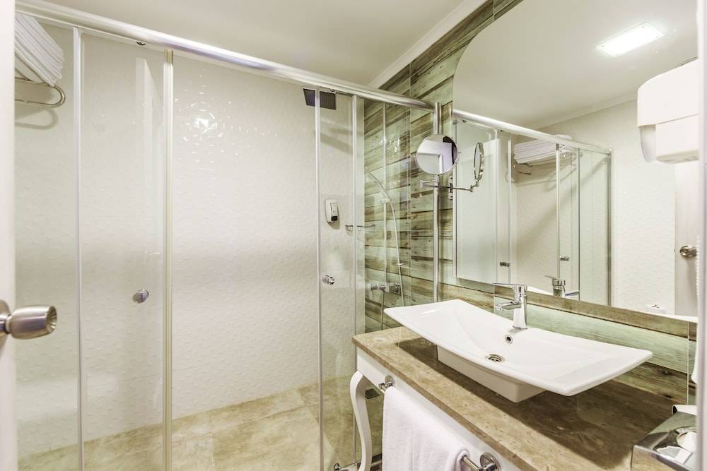 39_482517db_z 39_482517db_z
