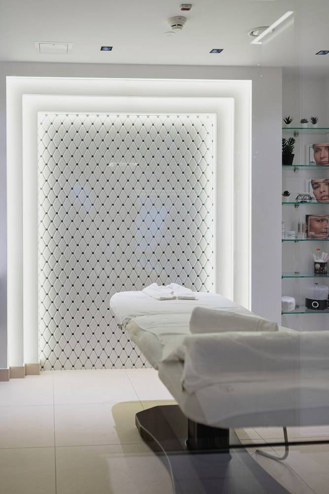 33_57f37403_z