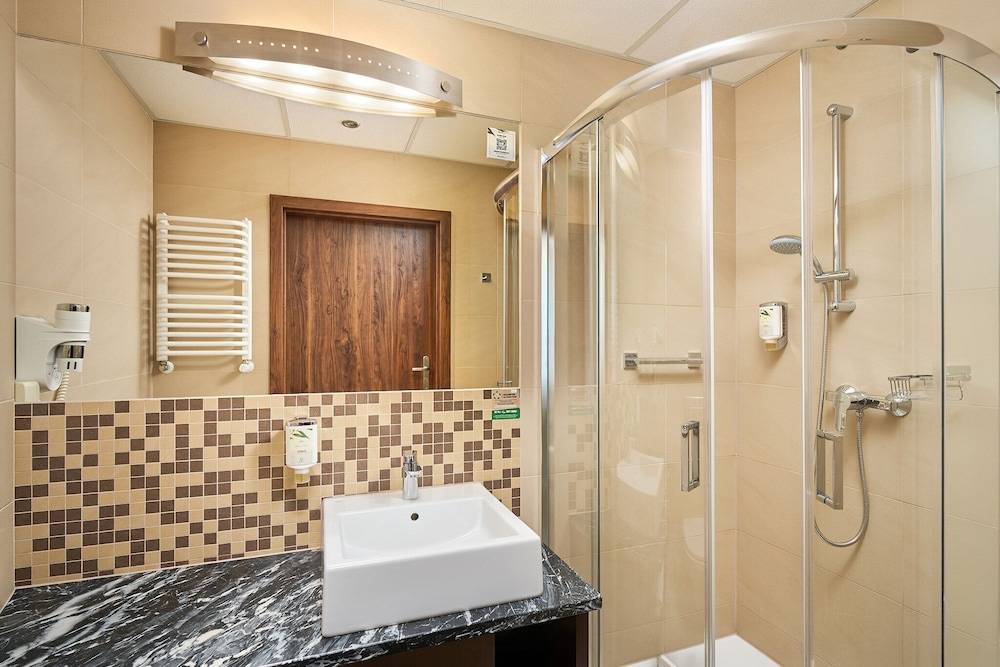 23_932f3635_z
