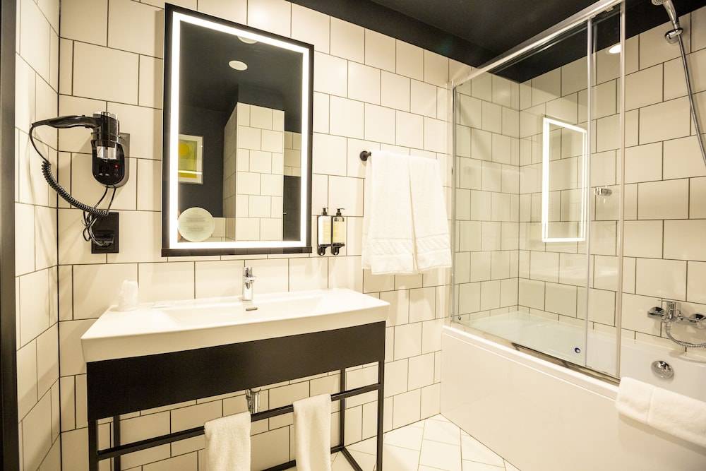 26_b36983d6_z