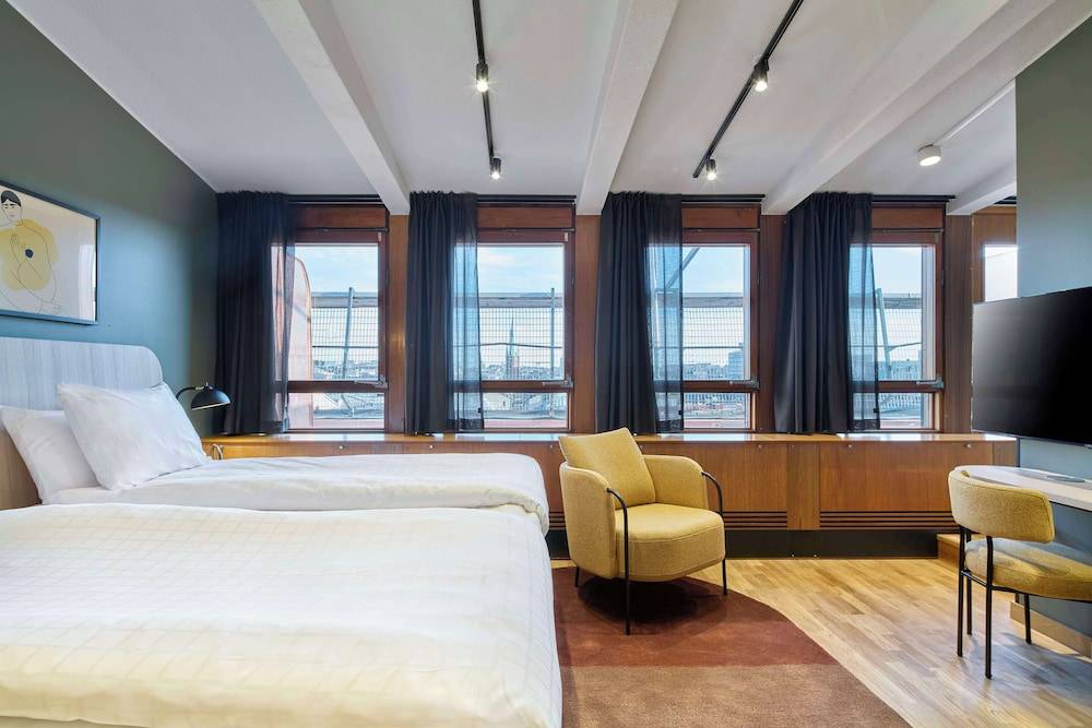 10_29ada9b4_z