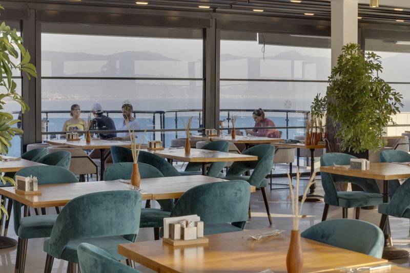 SIGNATURE BLUE RESORT