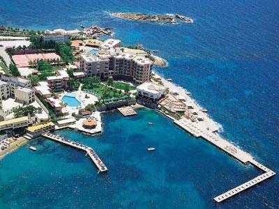 LE BLEU HOTEL & RESORT