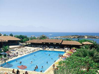 LE BLEU HOTEL & RESORT