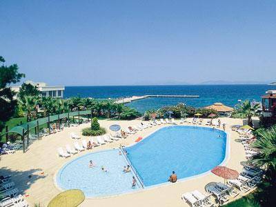 LE BLEU HOTEL & RESORT