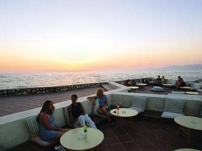 LE BLEU HOTEL & RESORT