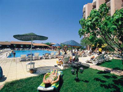 LE BLEU HOTEL & RESORT