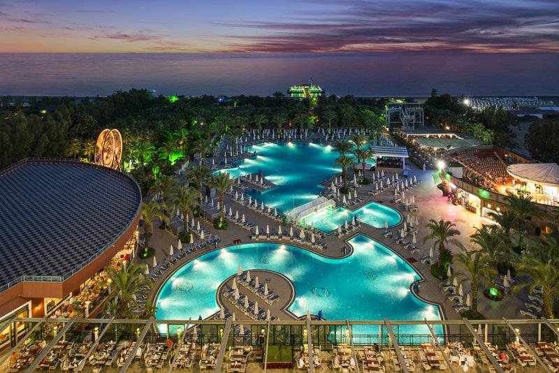 DELPHIN PALACE HOTEL
