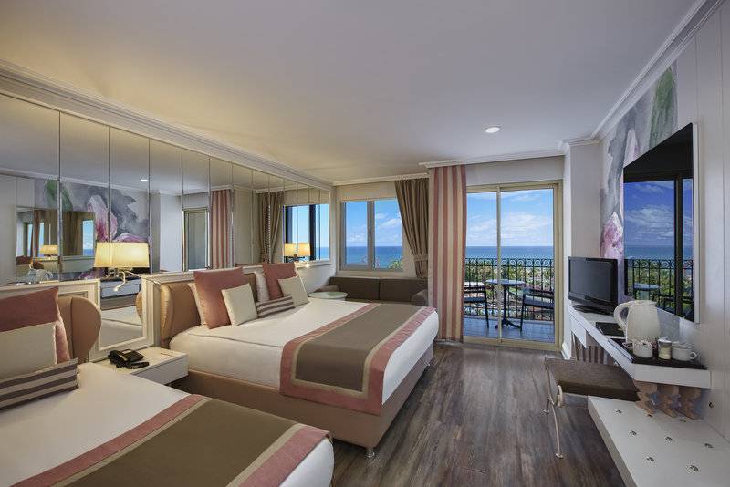 DELPHIN DIVA HOTEL