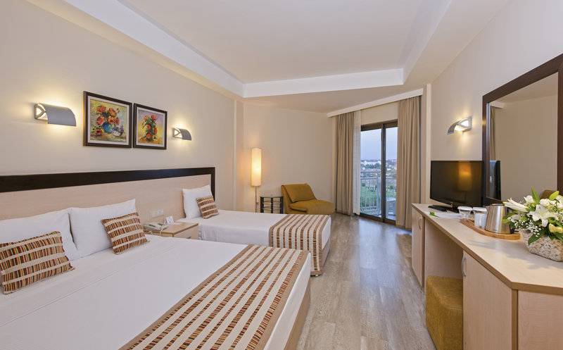 NOVUM GARDEN SIDE HOTEL