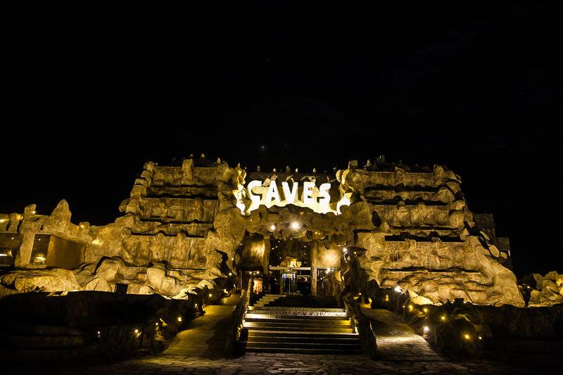 CAVES BEACH RESORT