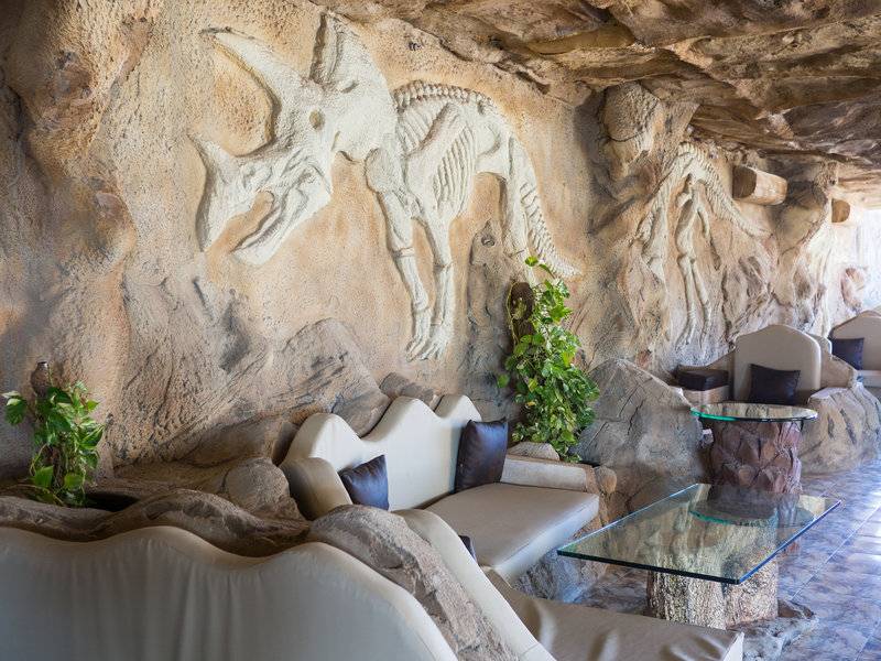 CAVES BEACH RESORT