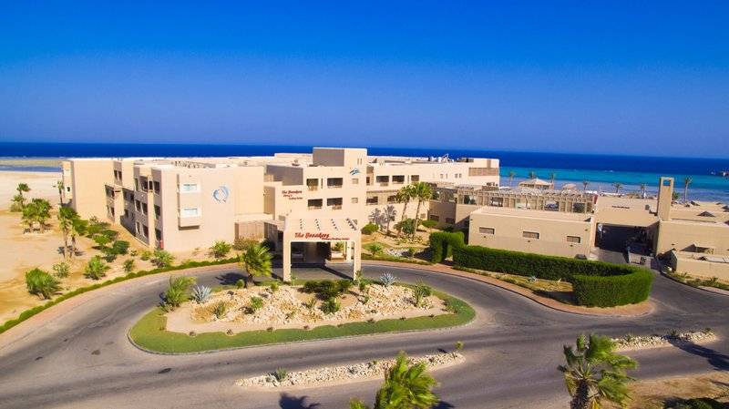 THE BREAKERS DIVING AND SURFING LODGE
