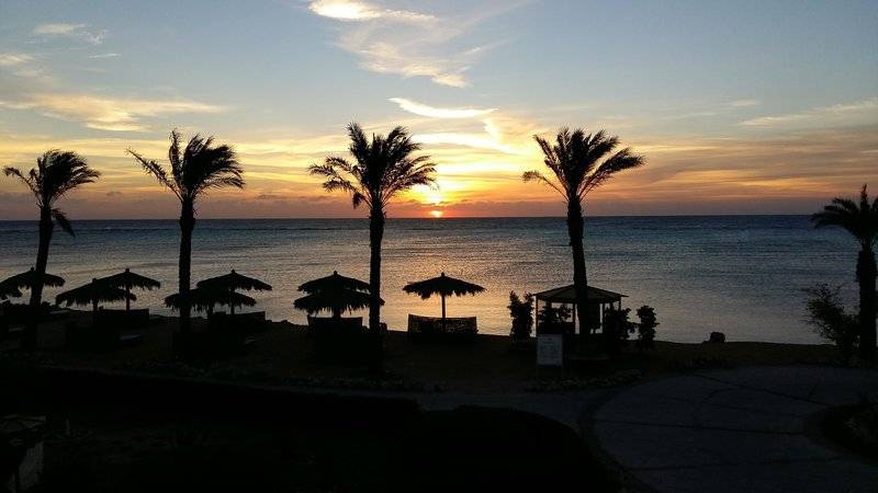 THE BREAKERS DIVING AND SURFING LODGE