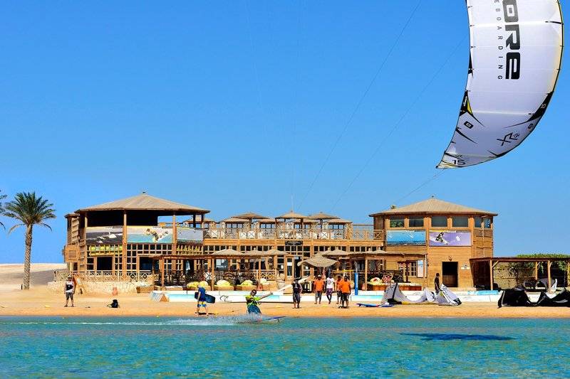 THE BREAKERS DIVING AND SURFING LODGE