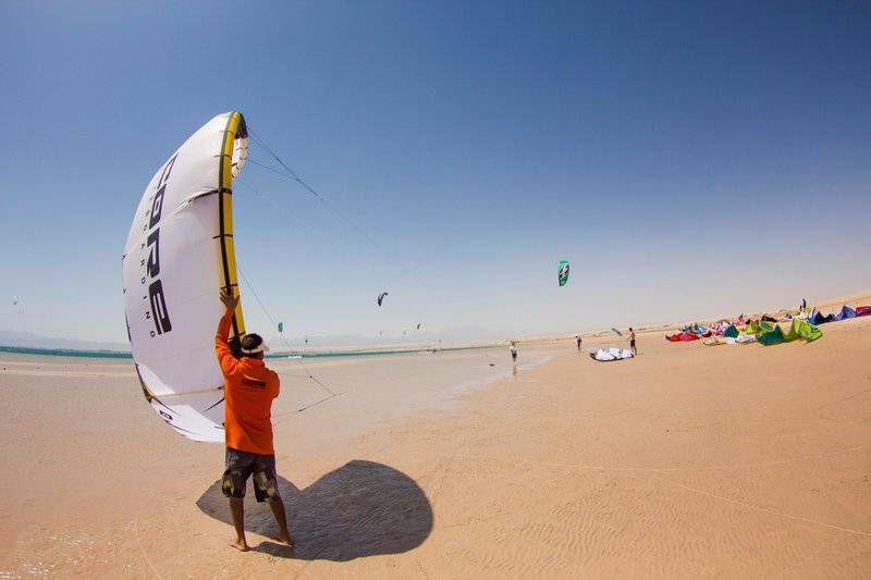 THE BREAKERS DIVING AND SURFING LODGE