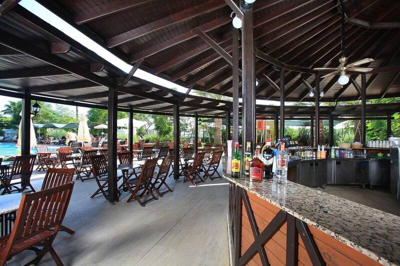 CLUB CACTUS PARADISE