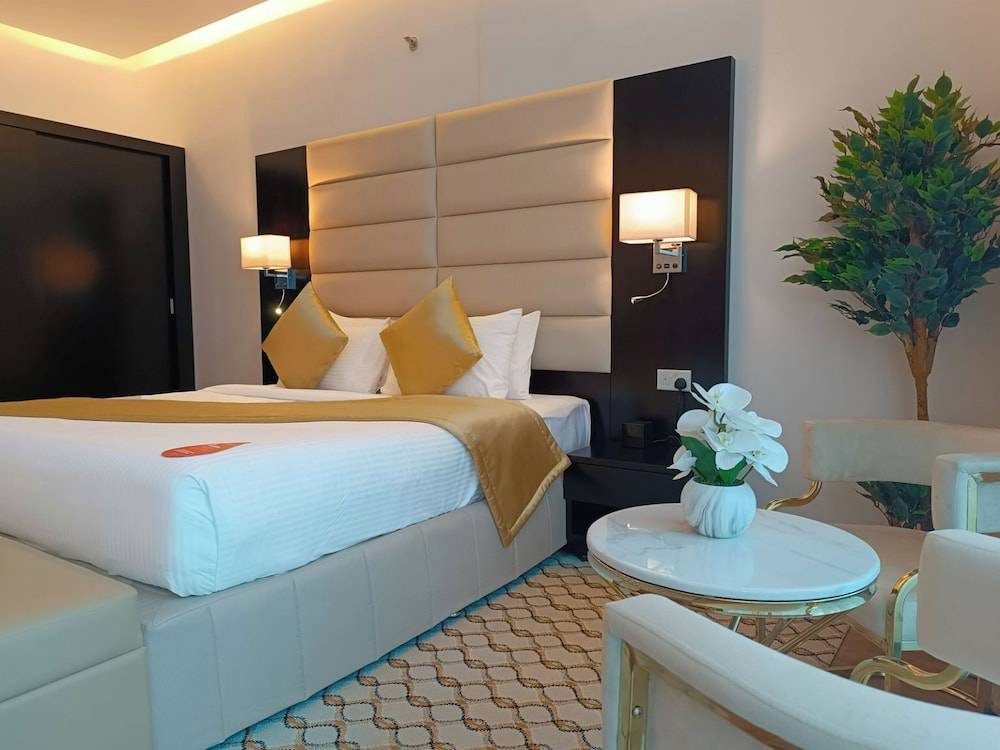 Emirates Grand Hotel Apartment