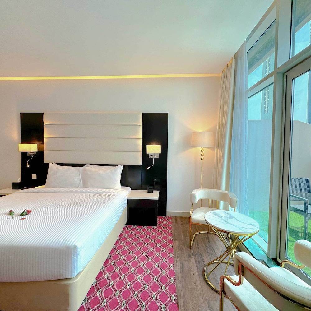 Emirates Grand Hotel Apartment