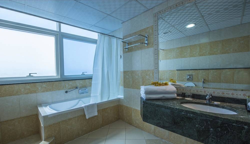 Emirates Grand Hotel Apartment