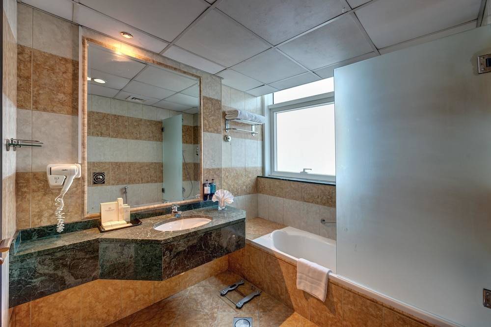 Emirates Grand Hotel Apartment