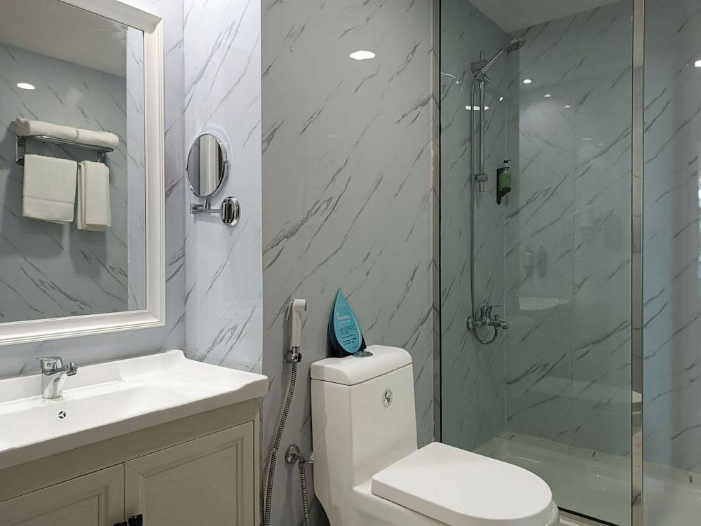 Emirates Grand Hotel Apartment