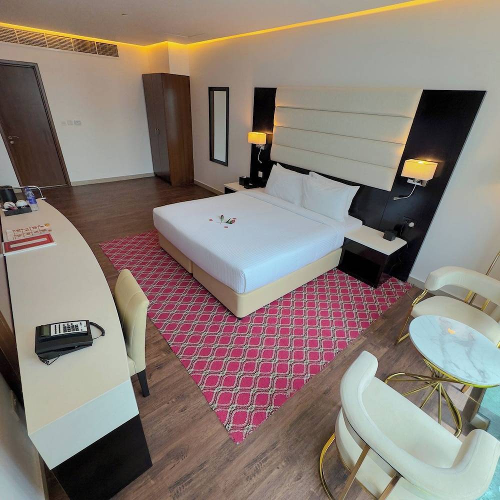 Emirates Grand Hotel Apartment