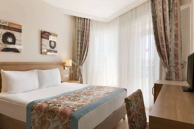 RAMADA RESORT LARA