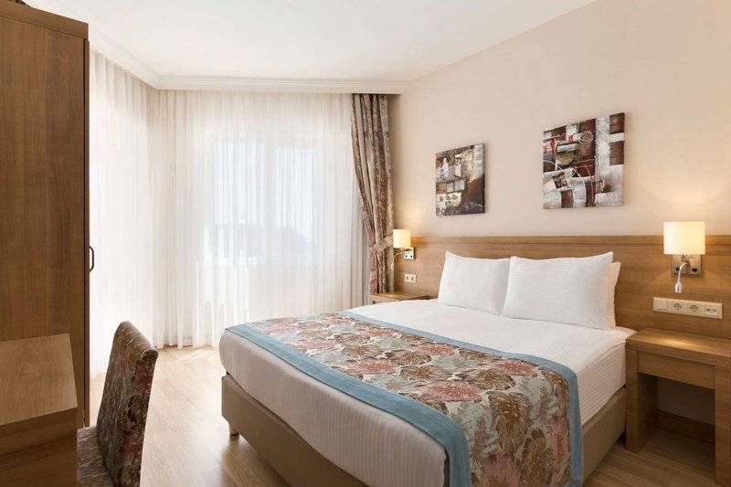 RAMADA RESORT LARA