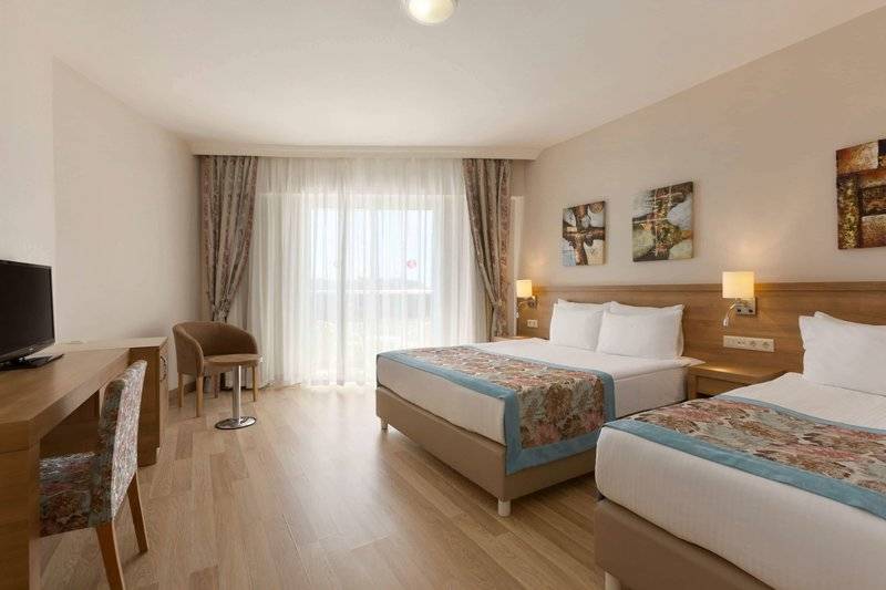 RAMADA RESORT LARA