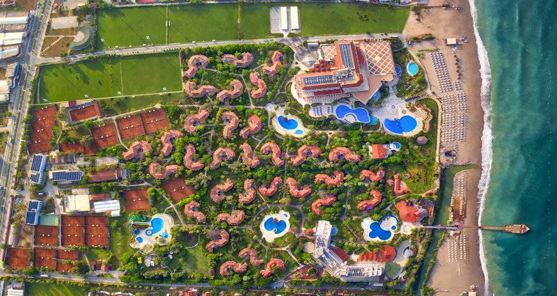 STARLIGHT RESORT HOTEL