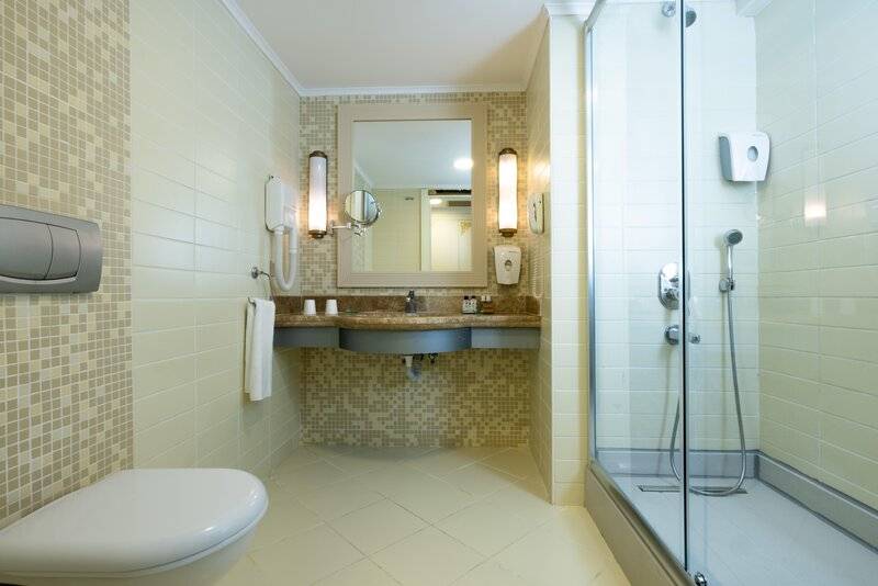 CRYSTAL ADMIRAL RESORT SUITES AND SPA