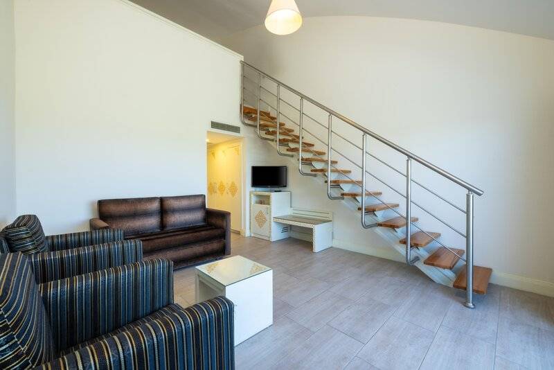 CRYSTAL ADMIRAL RESORT SUITES AND SPA